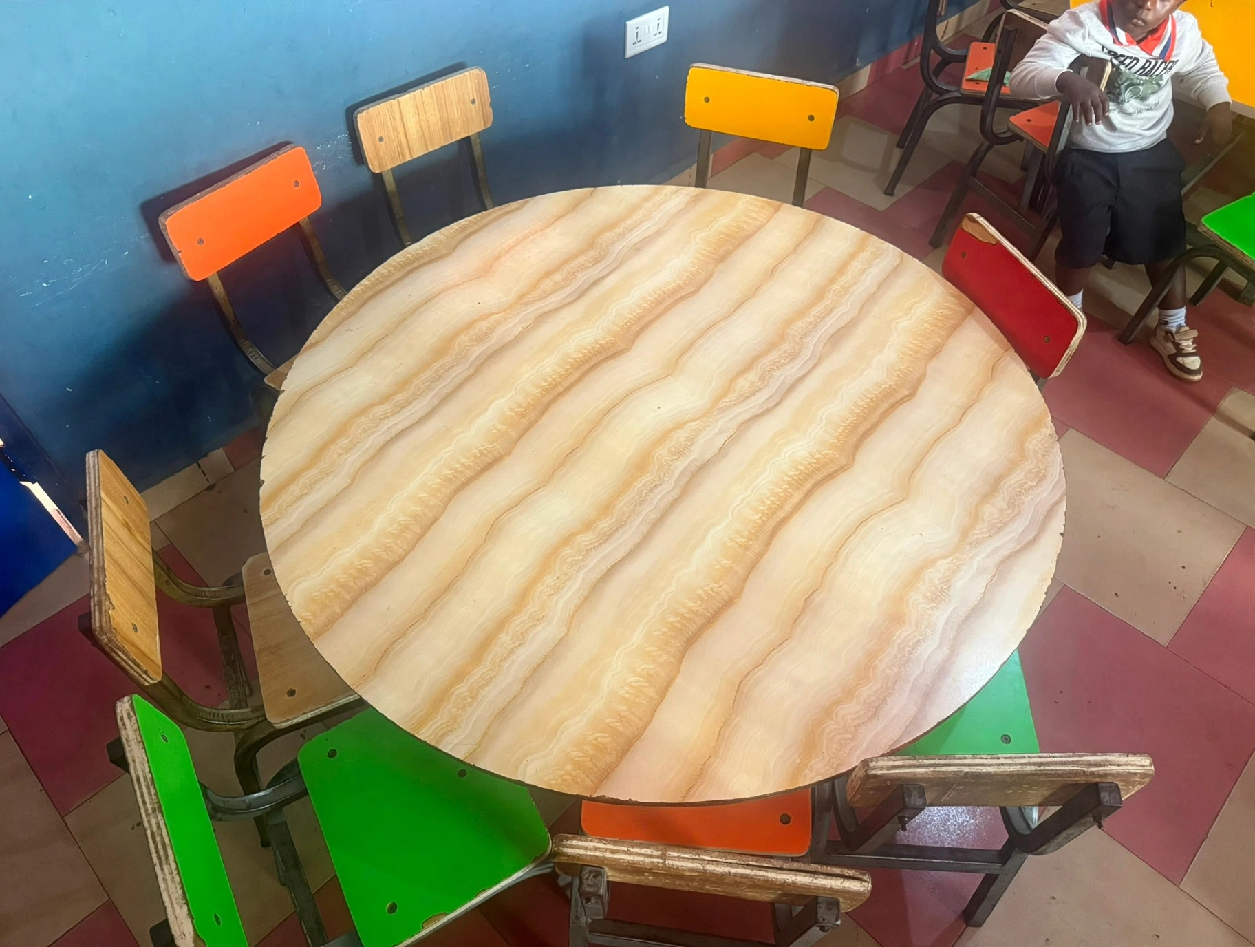 A cheerful place for little ones to learn together